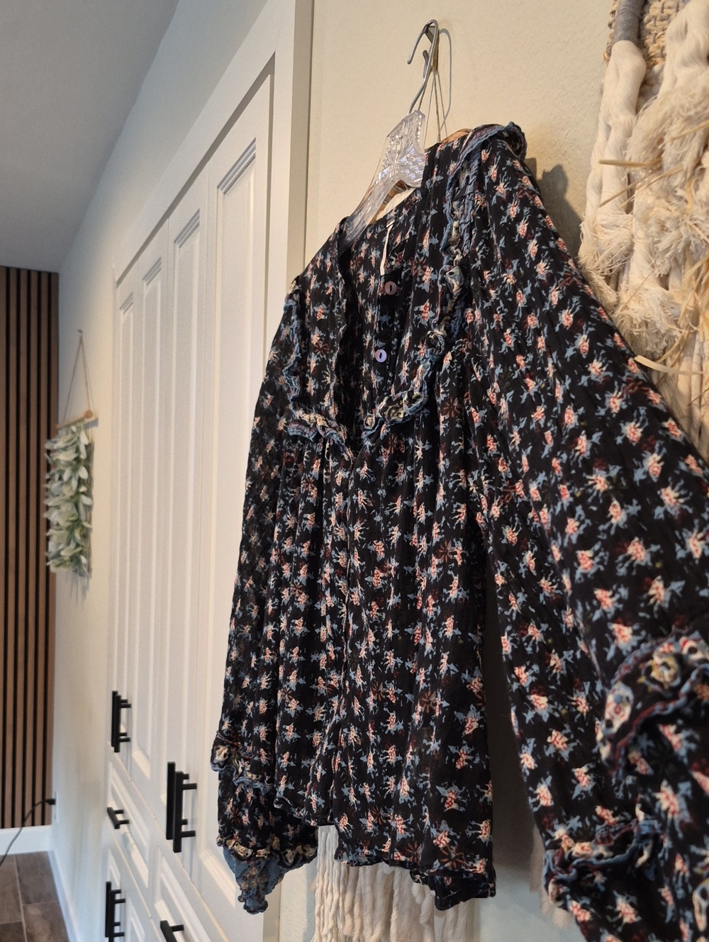 XS-M Free People Jenna Floral Ruffle Detail Cotton Blouse in Night Combo - Picture 5 of 11